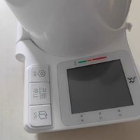 3Z臂筒式电子血压计是一款高精准度的家用血压测量仪。