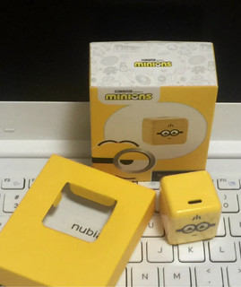 努比亚PA0207小黄人联名款充电器：充电快如闪电，小黄人风格独特！