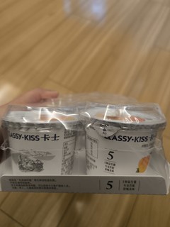 2元一盒的果粒卡士酸奶