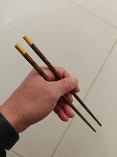 专家说筷子也要勤换