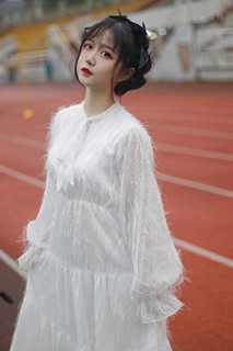毛绒绒的仙女裙，秋冬也能穿出仙气感