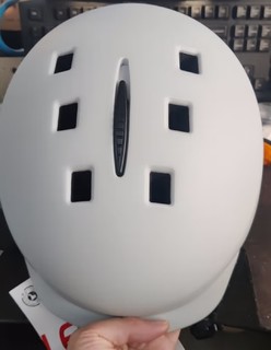 乐凯奇 (LECAGE) 滑雪头盔，高品质材料，让你在滑雪比赛中更快、更稳！