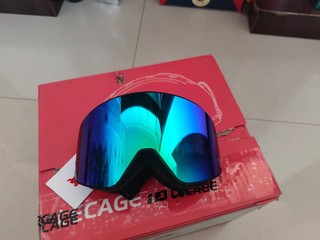 乐凯奇滑雪镜是一款专为滑雪爱好者设计的护目镜