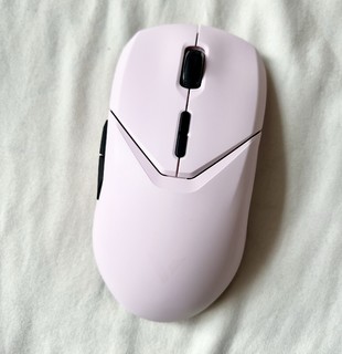雷柏VT9PRO游戏鼠标，猛男就要用粉色