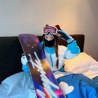 扶我起来！就算躺床上我也要去滑雪！