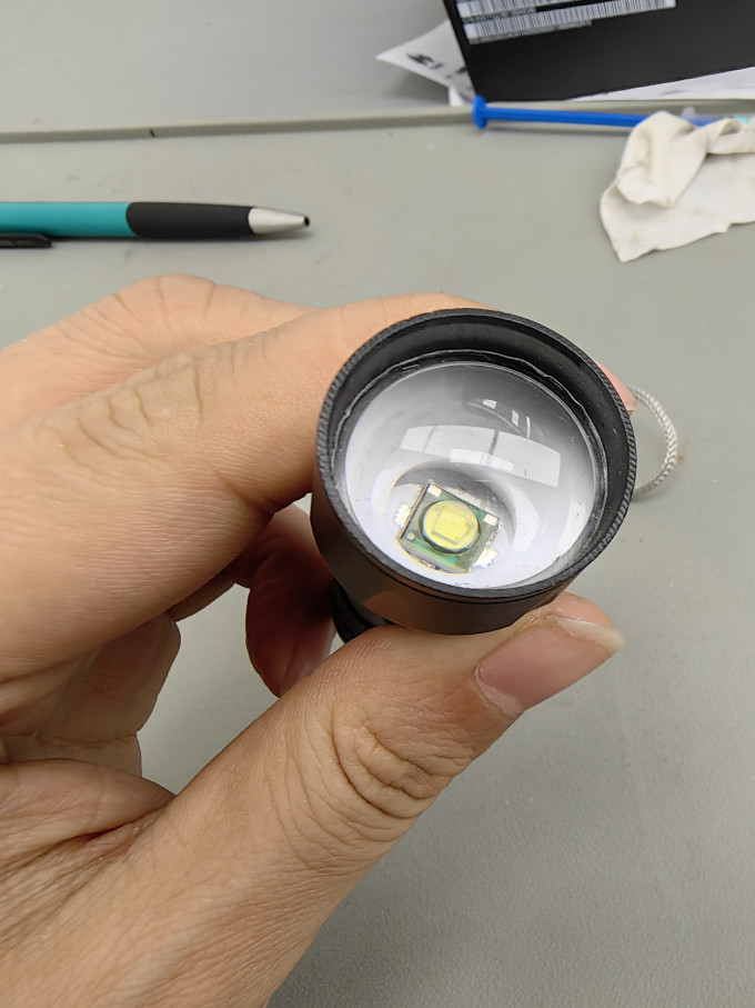 站内好物神鱼手电筒