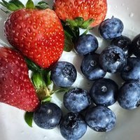 爱上蓝莓和草莓，舌尖上的幸福