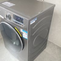 美的滚筒洗衣机，让洗衣变得更简单！