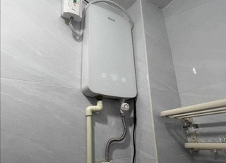 飞利浦即热式电热水器家用洗澡神器
