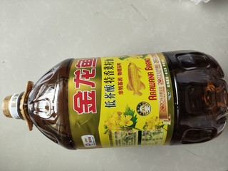 金龙鱼低芥酸菜籽油，还有点实惠