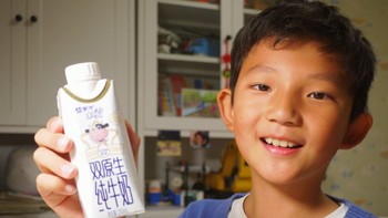 给孩子健康成长的好基础，我给他选了未来星双原生牛奶