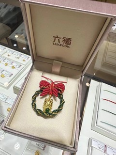 六福珠宝里的圣诞礼物🎁