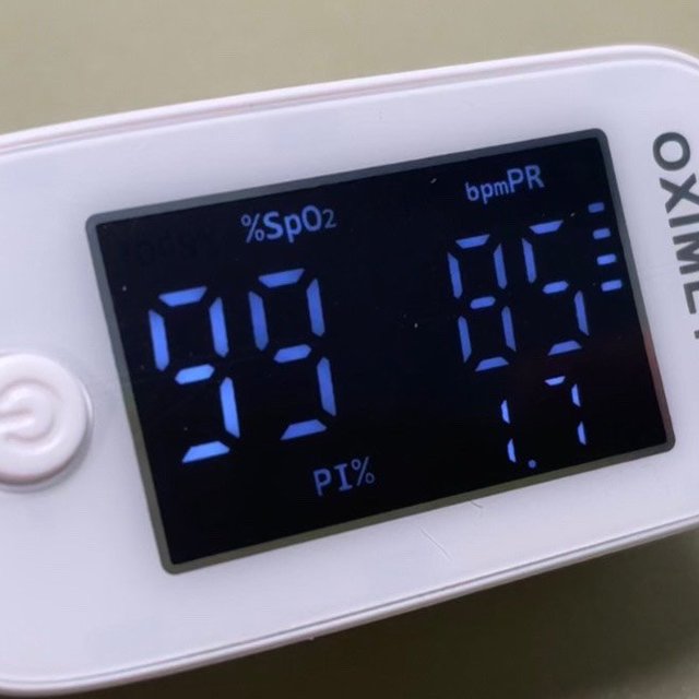 8块血氧仪到货，小巧精致！