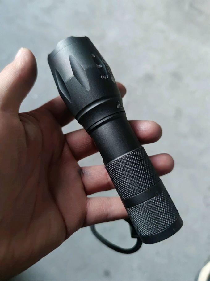 神鱼1005t6手电筒