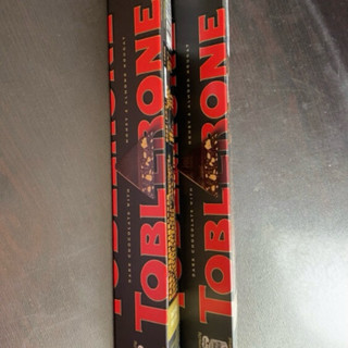 三角（Toblerone）瑞士黑巧克力