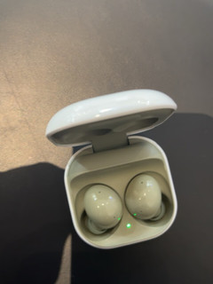 与三星Galaxy Buds2一同，探索音乐的无限可能