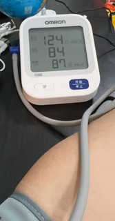 欧姆龙血压计，守护您的健康！