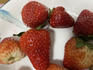 红颜草莓，大批量上市了