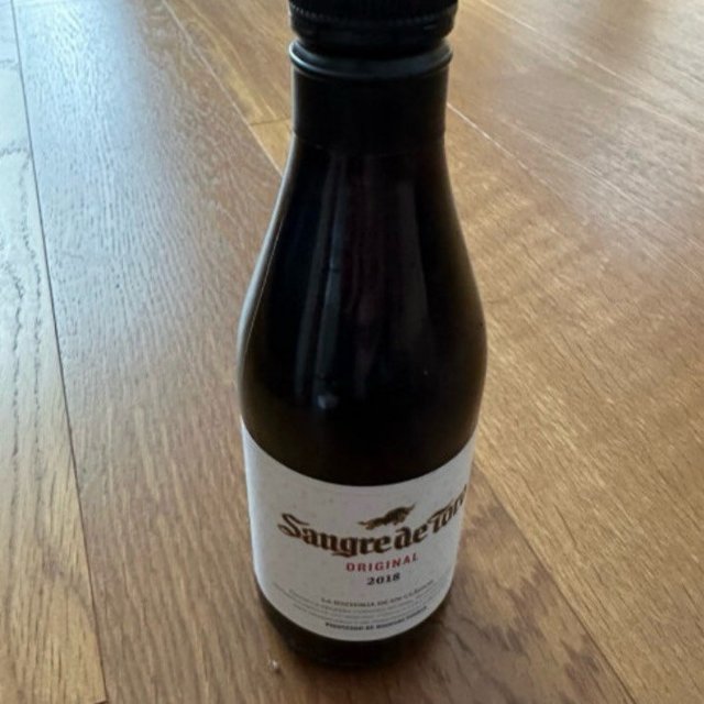 桃乐丝（Torres）经典公牛血干红葡萄酒 