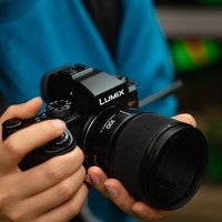 聚焦CES丨松下发布 L 卡口全画幅镜头 LUMIX S 100mm F2.8：约 298 克、双线性对焦马达