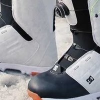 滑雪靴应该怎么选择？