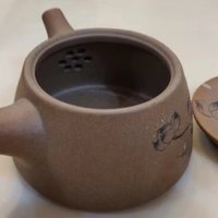 茶器之美：细腻瓷釉与巧妙茶滤设计