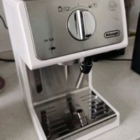 德龙（Delonghi）咖啡机 趣享系列半自动咖啡机 意式浓缩家用泵压式 可调节奶泡 