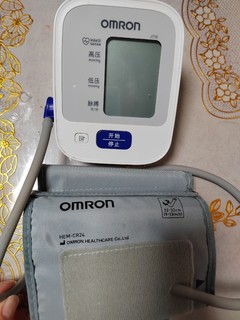 现在居然花一百多就能买欧姆龙（OMRON）电子血压计了！