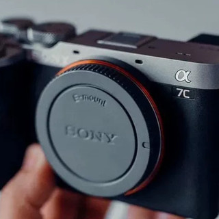 聊聊摄影 篇四：给你选择，Sony A7C2还是A7M4？