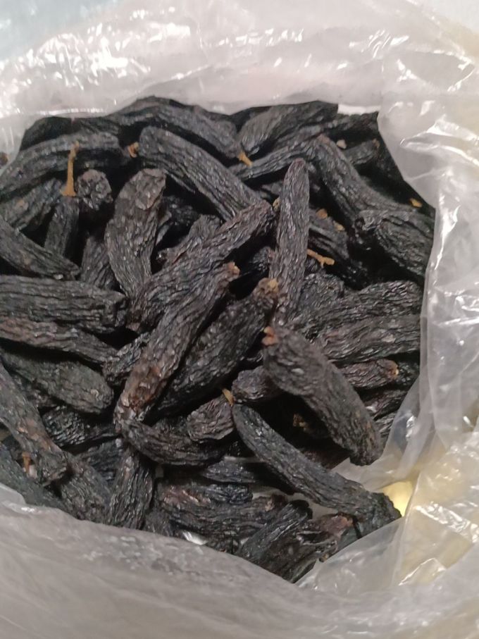 新疆哈密特级黑蓝宝石葡萄干:天然晾晒,无籽无添加,美味健康,黑玫瑰般