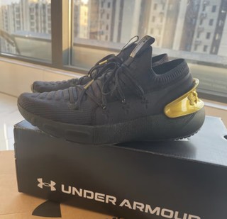 安德玛（UNDERARMOUR）HOVR Phantom 3 Metallic男子运动跑步鞋跑鞋3025520 黑色003 44