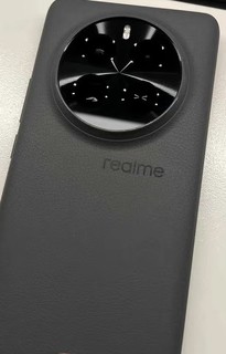 朋友买的realme真我手机GT5 Pro，性能还可以