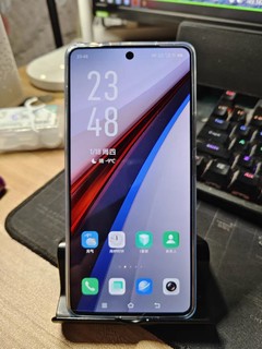 vivo iQOO 12骁龙8Gen3自研电竞芯片闪