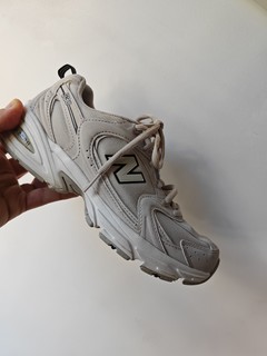 NEW BALANCE复古休闲运动鞋