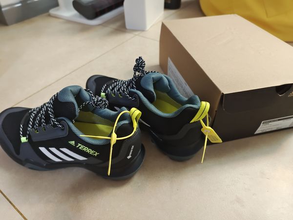 极致性价比200元档买Gore-tex Adidas阿迪达斯Terrex gtx户外鞋登山鞋