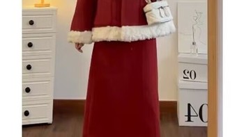 爆款推荐！拉夏贝尔2024龙年拜年服，酒红色长裙+厚款长袖外套，优雅又保暖！
