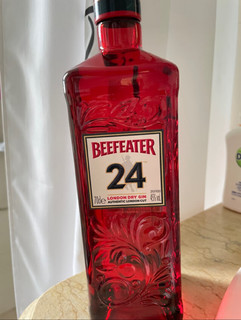 必富达（Beefeater）洋酒 24 英国 伦敦 金酒 蒸馏酒 700ml 年货新春畅饮