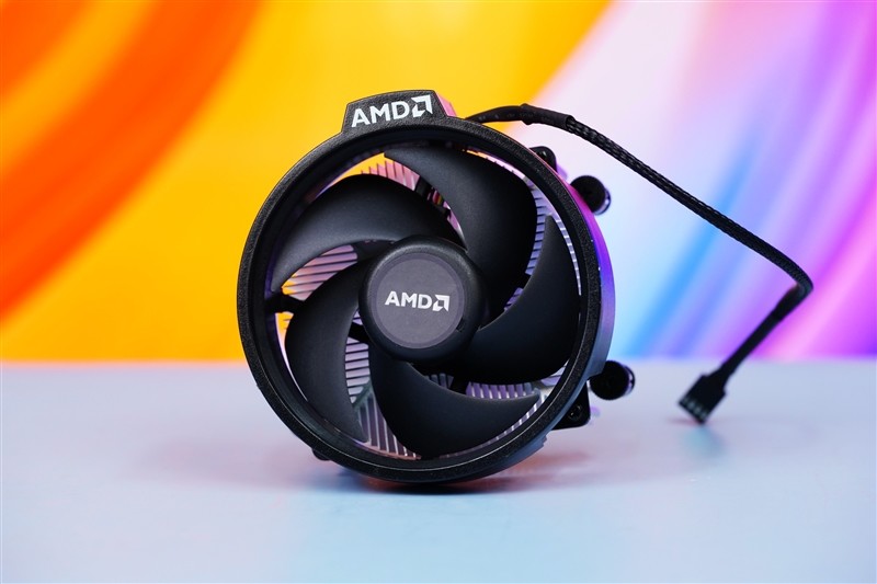 AMD 锐龙 7 8700G/锐龙 5 8600G 首发评测：AI 生图算力 6 倍于入门独显