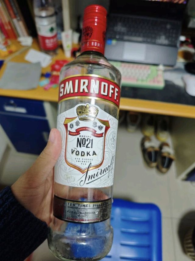 斯米诺（Smirnoff）年货新春畅饮 伏特加 洋酒 鸡尾酒mojito莫吉托基酒 红牌 700ml