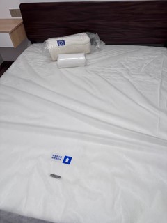 蓝盒子旗舰店提供多种款式的弹簧床垫，其中一款软硬适中、厚度适中的弹簧床垫非常适合家用