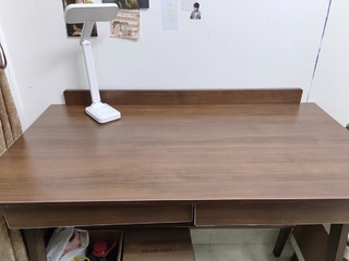 书桌靠墙电脑桌子