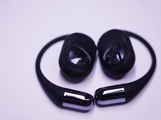 值得买数码 篇二十六：泥炭（SoundPEATS）GoFree 2 不入耳气传导开放蓝牙耳机你值得拥有