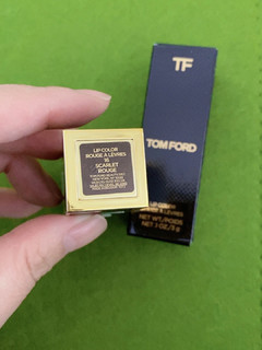 TOMFORD经典黑管奶油斯嘉丽红，陪你红红火火过新年～