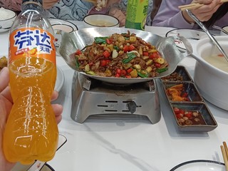 配湘菜，还得来一瓶德国佬发明的芬达，但是为啥美年达不也搞个类似芬达一样的无糖版？