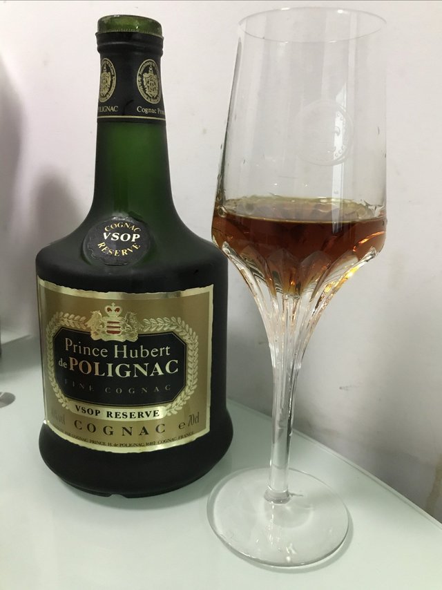 晚上睡不着，喝一点90年代的百利来VSOP干邑白兰地