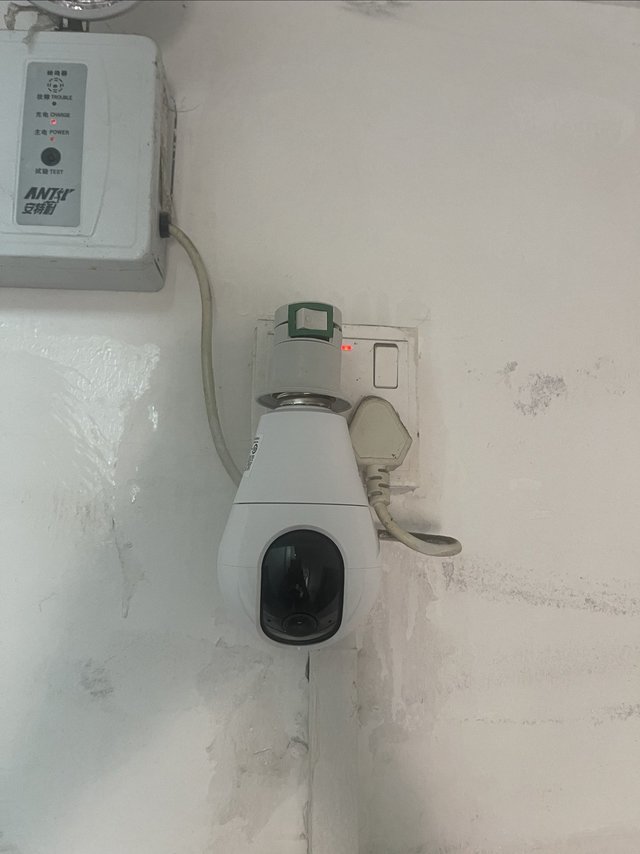 370到手300万像素监控摄像头，送无限流量4G卡，算不算户外监控神器？