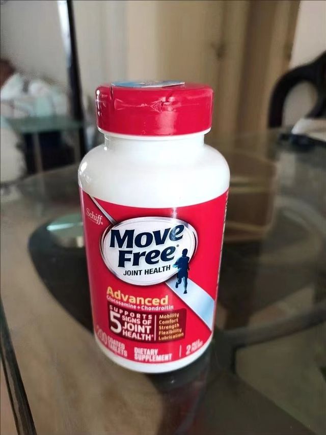 MoveFree益节氨糖软骨素钙片不仅在中老年人群中广受欢迎，也是运动爱好者的理想选择