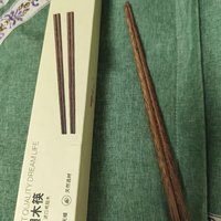 京东京造的鸡翅木筷子，进口原木，无漆无蜡，非常不错👍