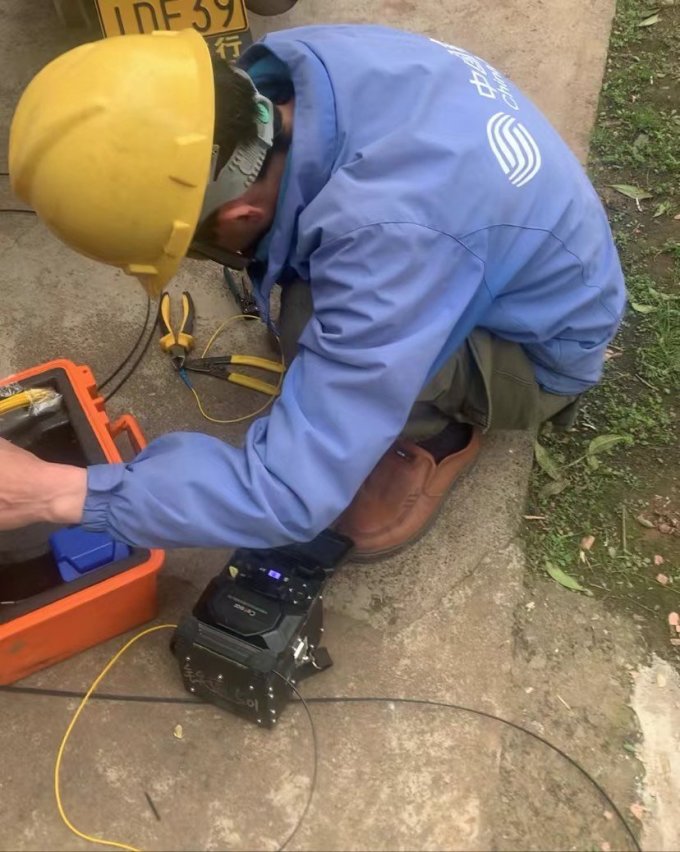 拖值友们后腿了,在d音上经常看到推移动宽带,300m裸宽3年640元包安装