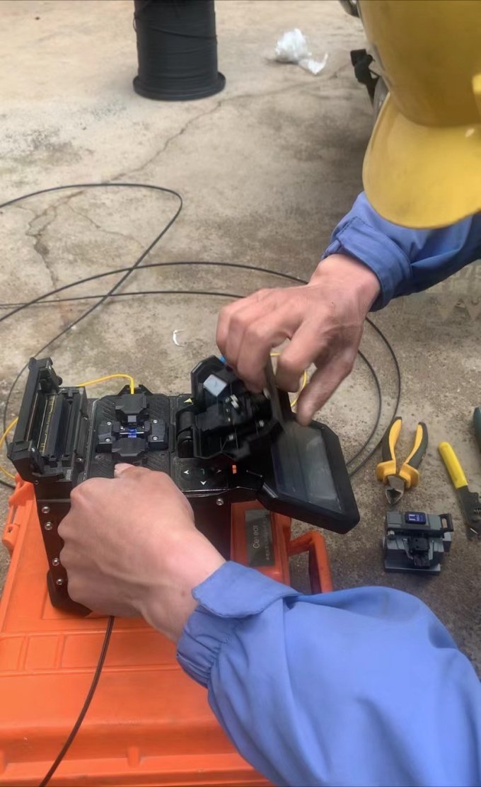 拖值友们后腿了,在d音上经常看到推移动宽带,300m裸宽3年640元包安装